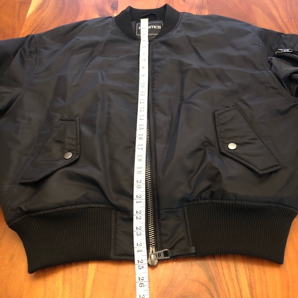 Fabletics Bomber Winter Coat Black Lightweight Oversized Short Puffer Jacket. - Picture 14 of 16